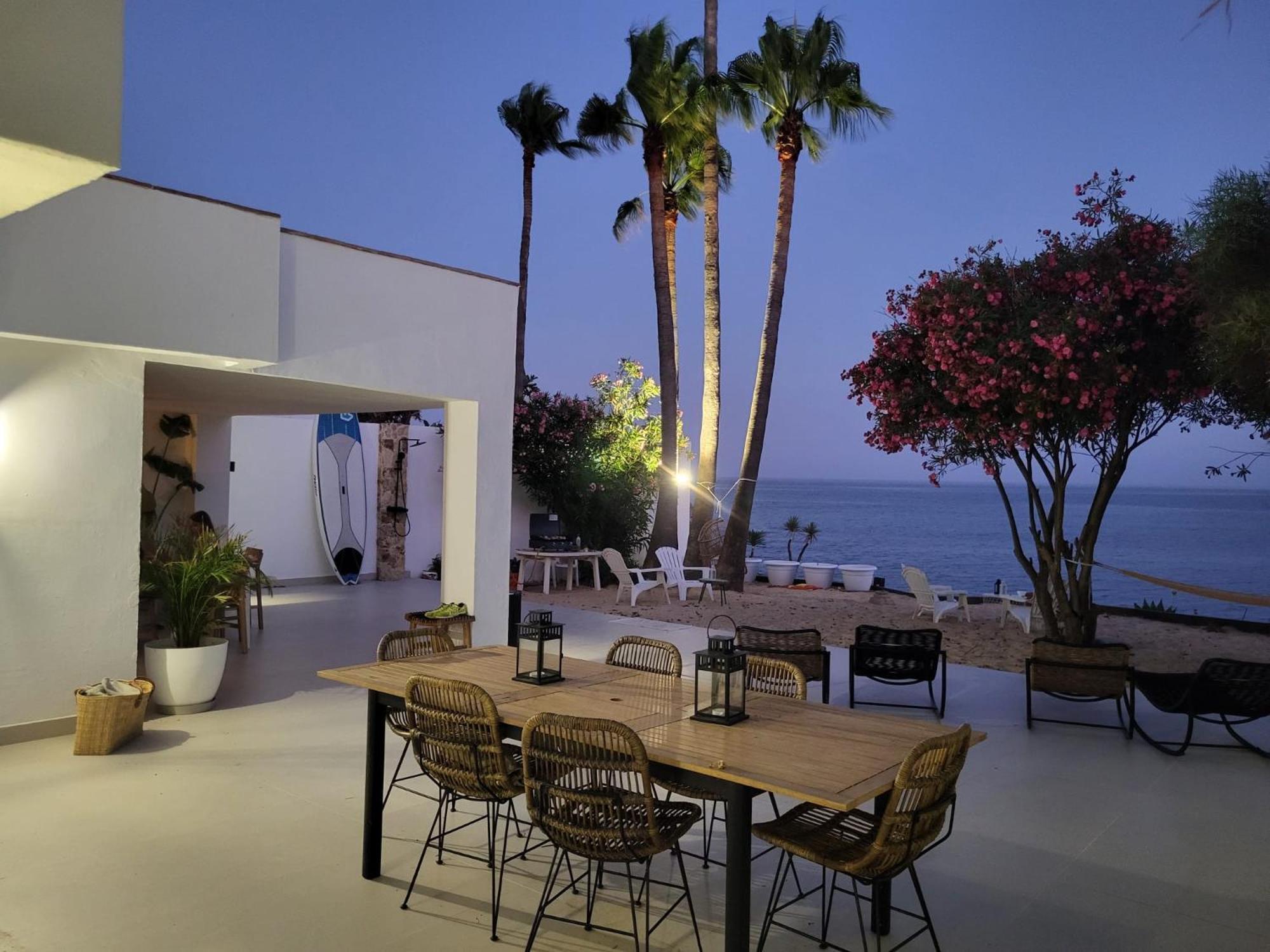 Beachfront Villa *